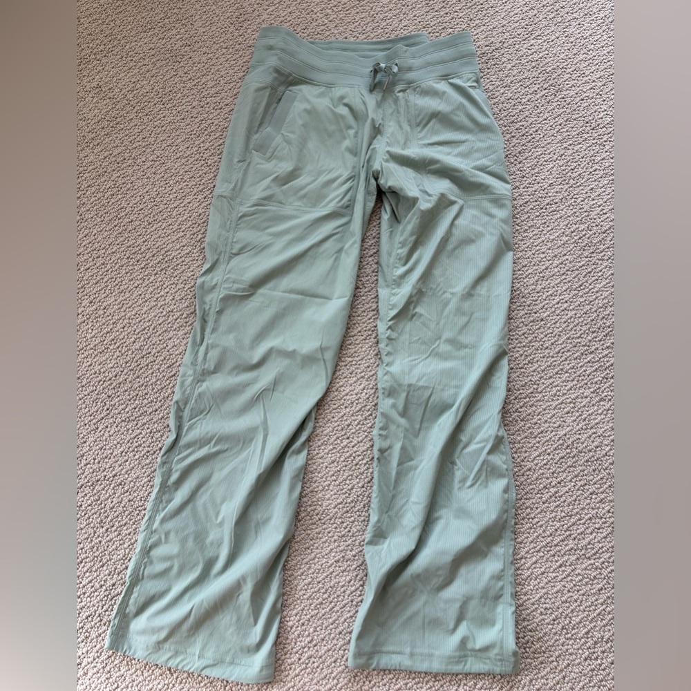 LULULEMON GREEN DANCE STUDIOS